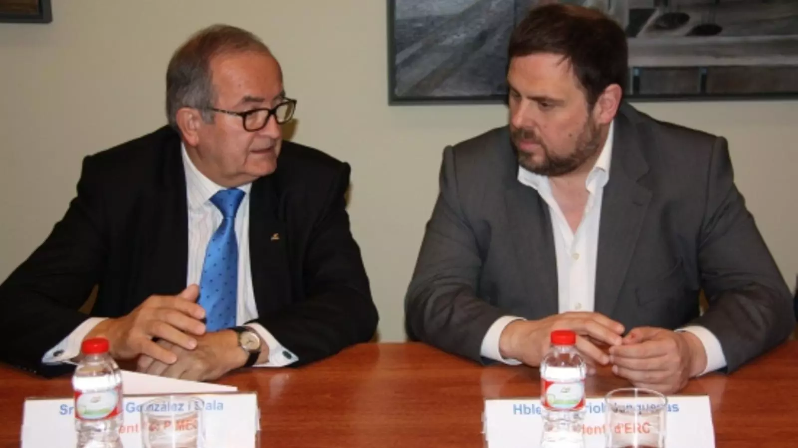 El president d'ERC, Oriol Junqueras, i el de la PIMEC, Josep González, s'han reunit aquest dijous a la seu de la patronal. / ACN