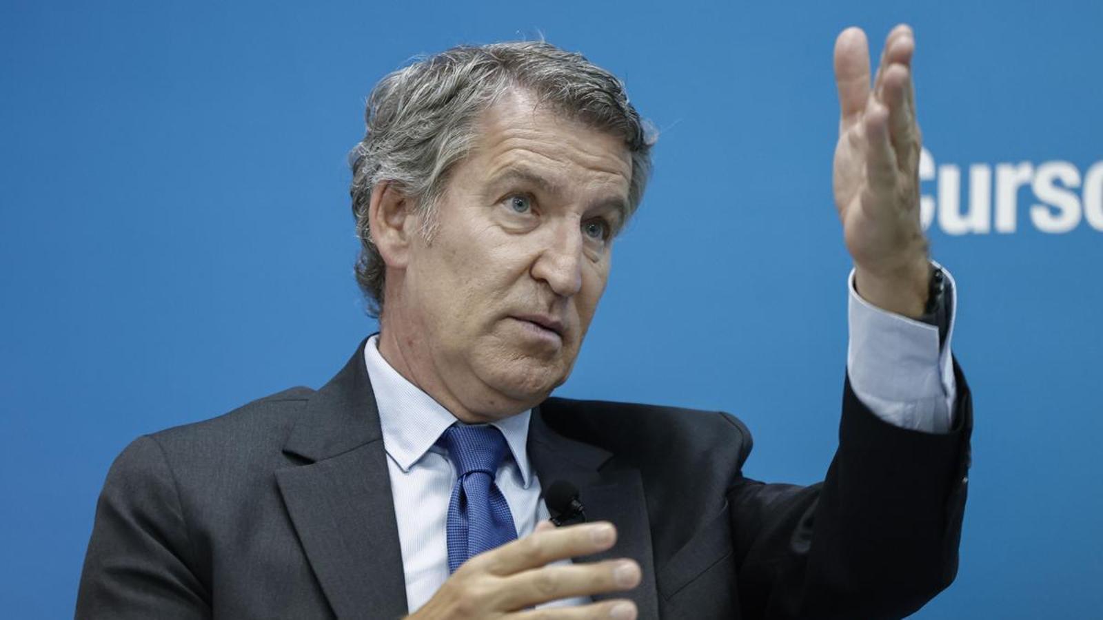 The president of the People's Party (PP), Alberto Núñez Feijóo, speaks at an event on current political events this Wednesday in San Lorenzo de El Escorial.