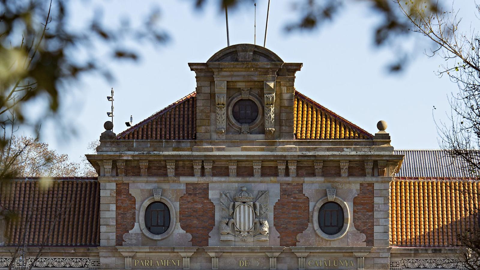 La façana del Parlament, on avui està previst el ple d’investidura.