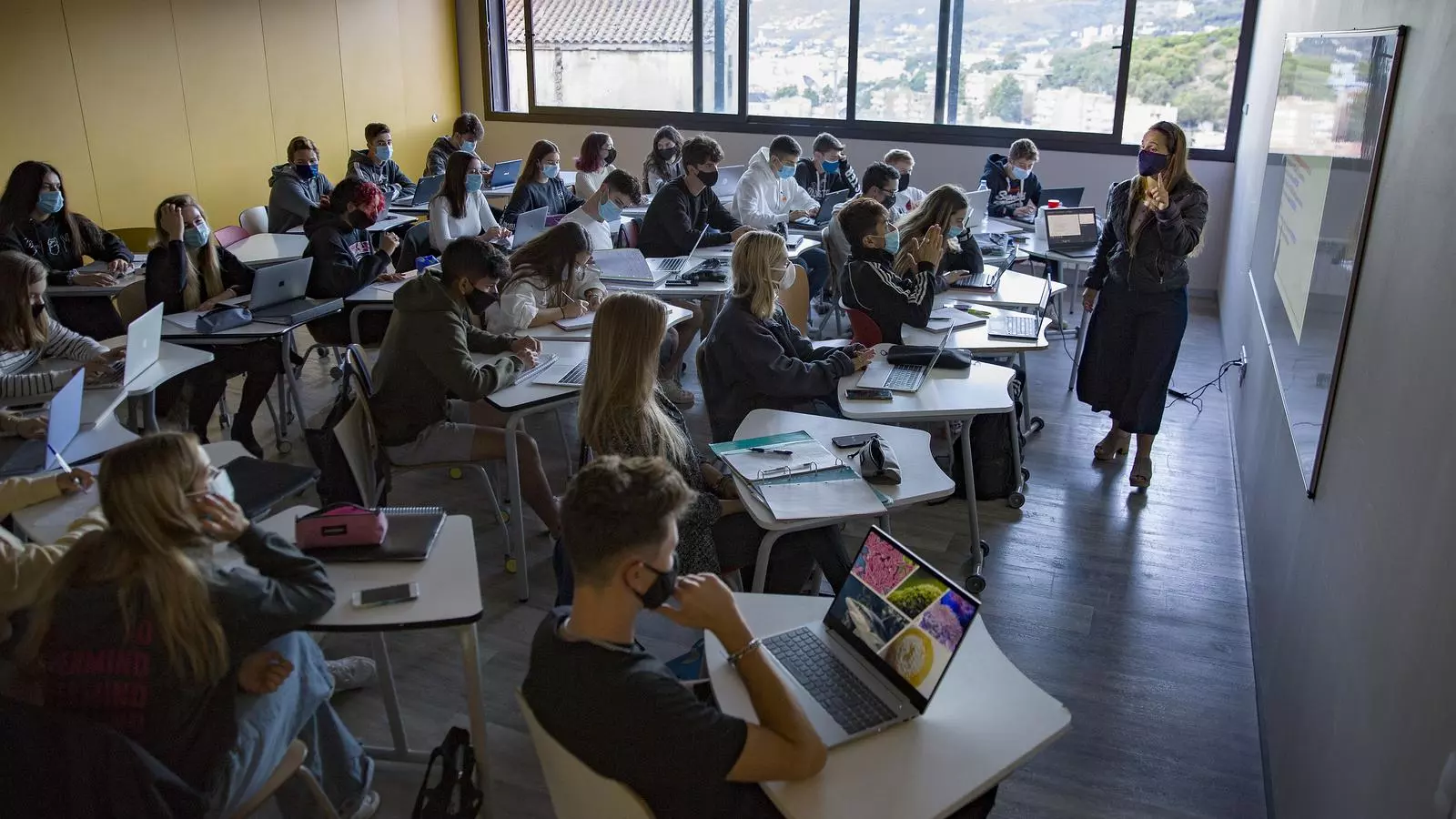 Imatge d'una classe de primer de batxillerat de l'escola Virolai