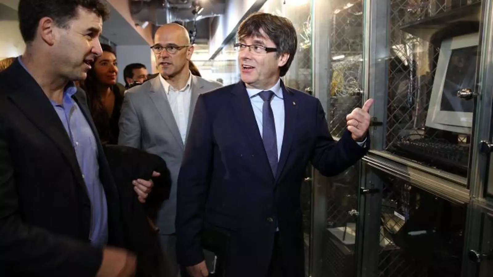 Carles Puigdemont i Raül Romeva durant la visita al Cambridge Innovation Center (CIC) del Massachusetts Institute of Technology