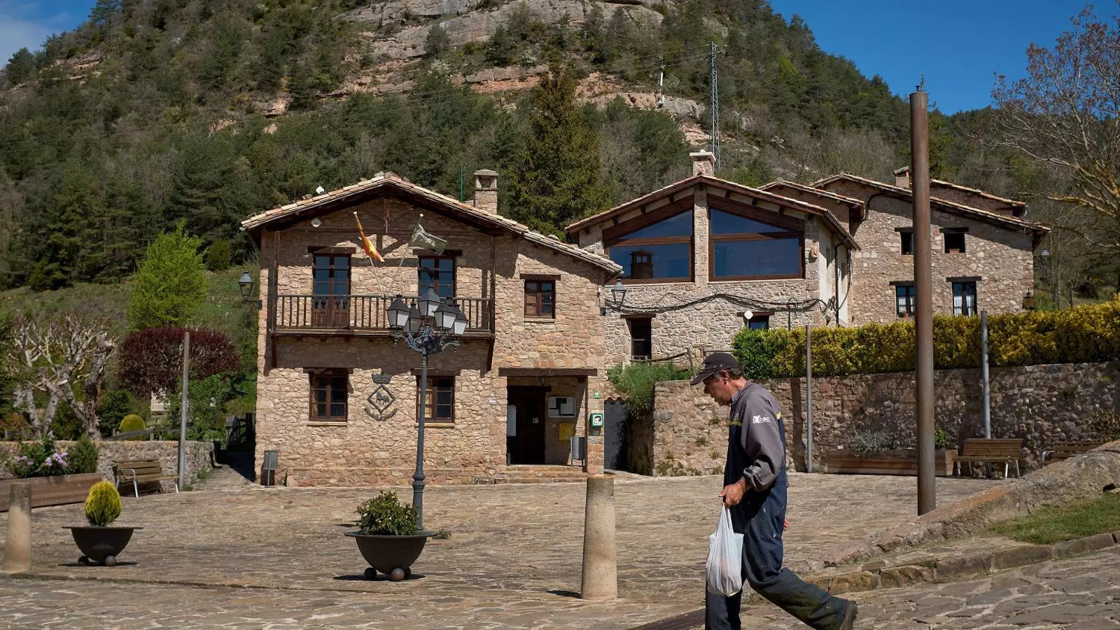 Sant Jaume de Frontanyà El poble on no es nota el confinament