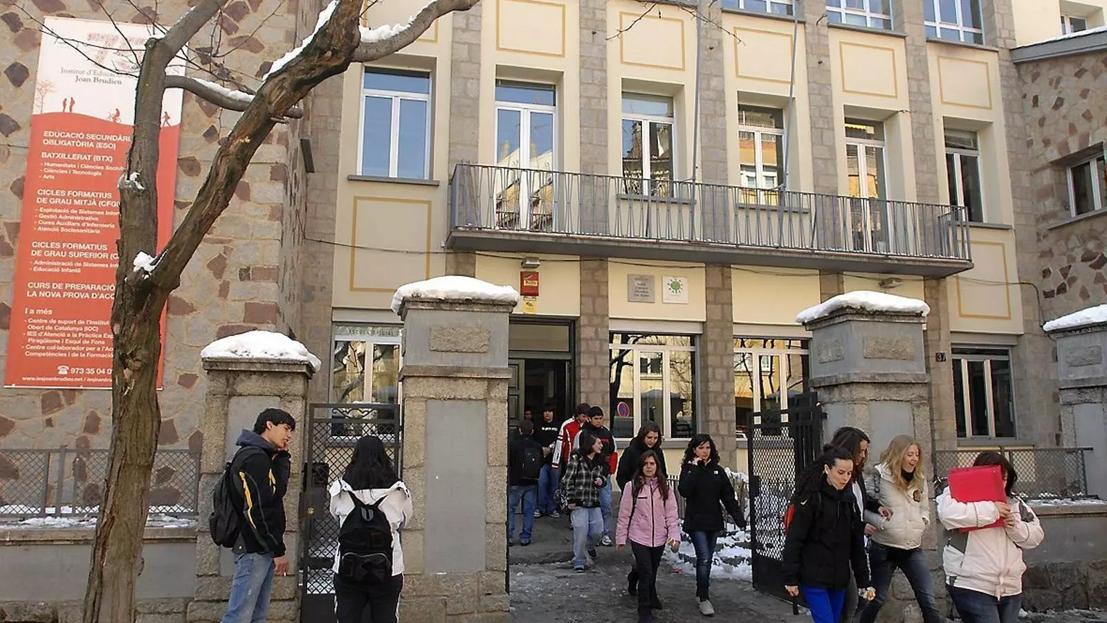 Ensenyament desautoritza un institut que vol posar càmeres a les aules