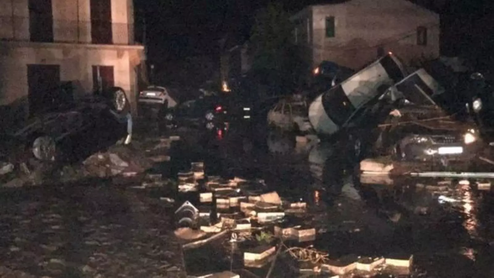 El vespre de dimarts "es varen atendre 400 incidents i es varen salvar a 200 persones"