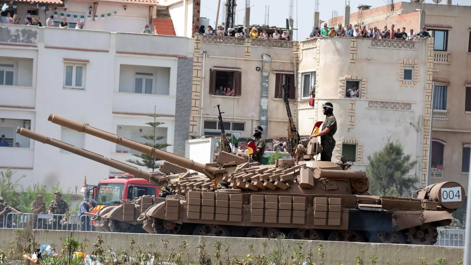 Un tanc el la desfilada militar d'aquest migdia a Alger.