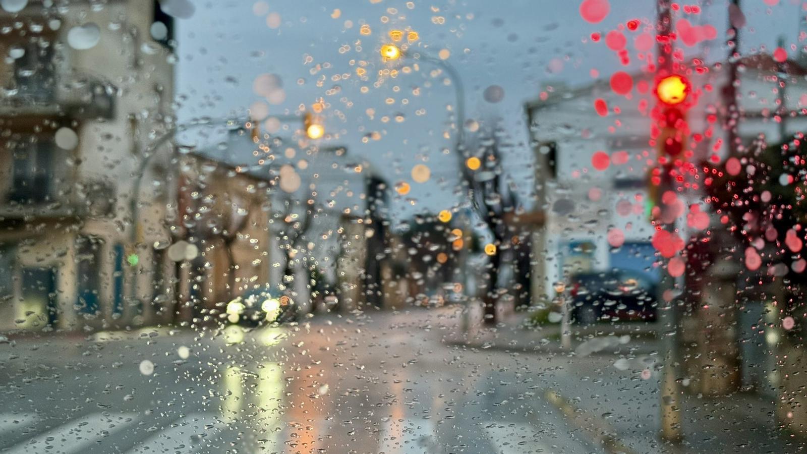 Image of the rain this Friday morning in Palafrugell, in Baix Empordà.