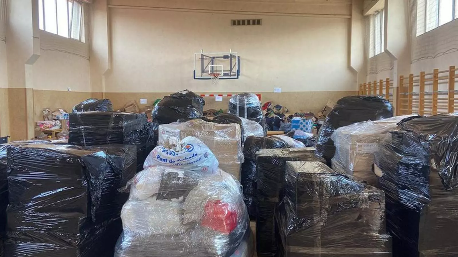 El material d'ajuda humanitària traslladat des d'Andorra fins a Polònia.
