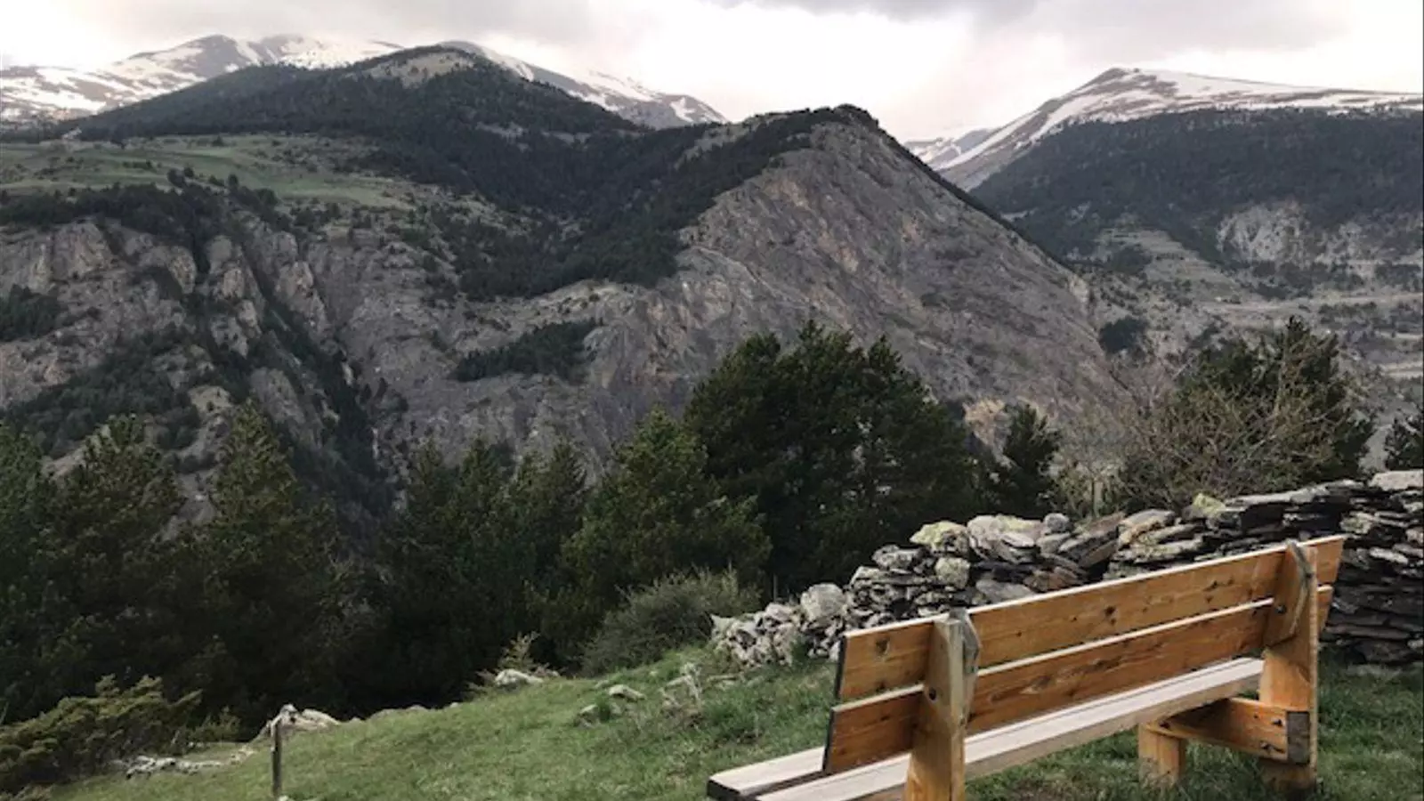 El camí de canal de Ransol: des de les Pardines fins a Sant Miquel de Prats