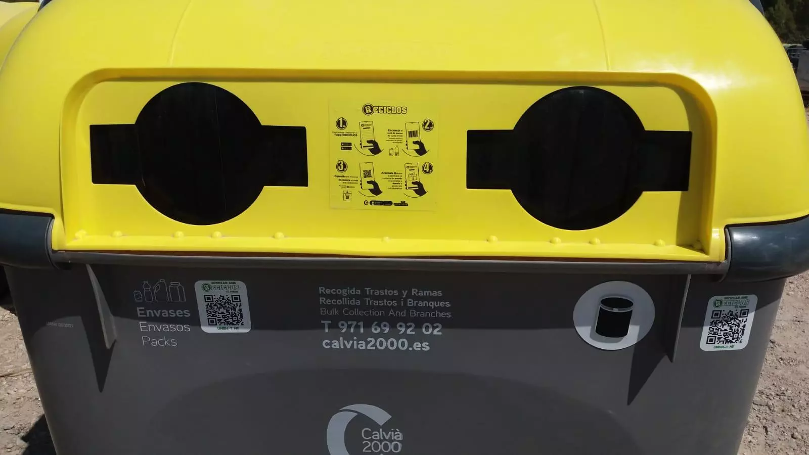 Un dels més de 480 contenidors grocs de Calvià als quals se'ls ha incorporat tecnologia.
