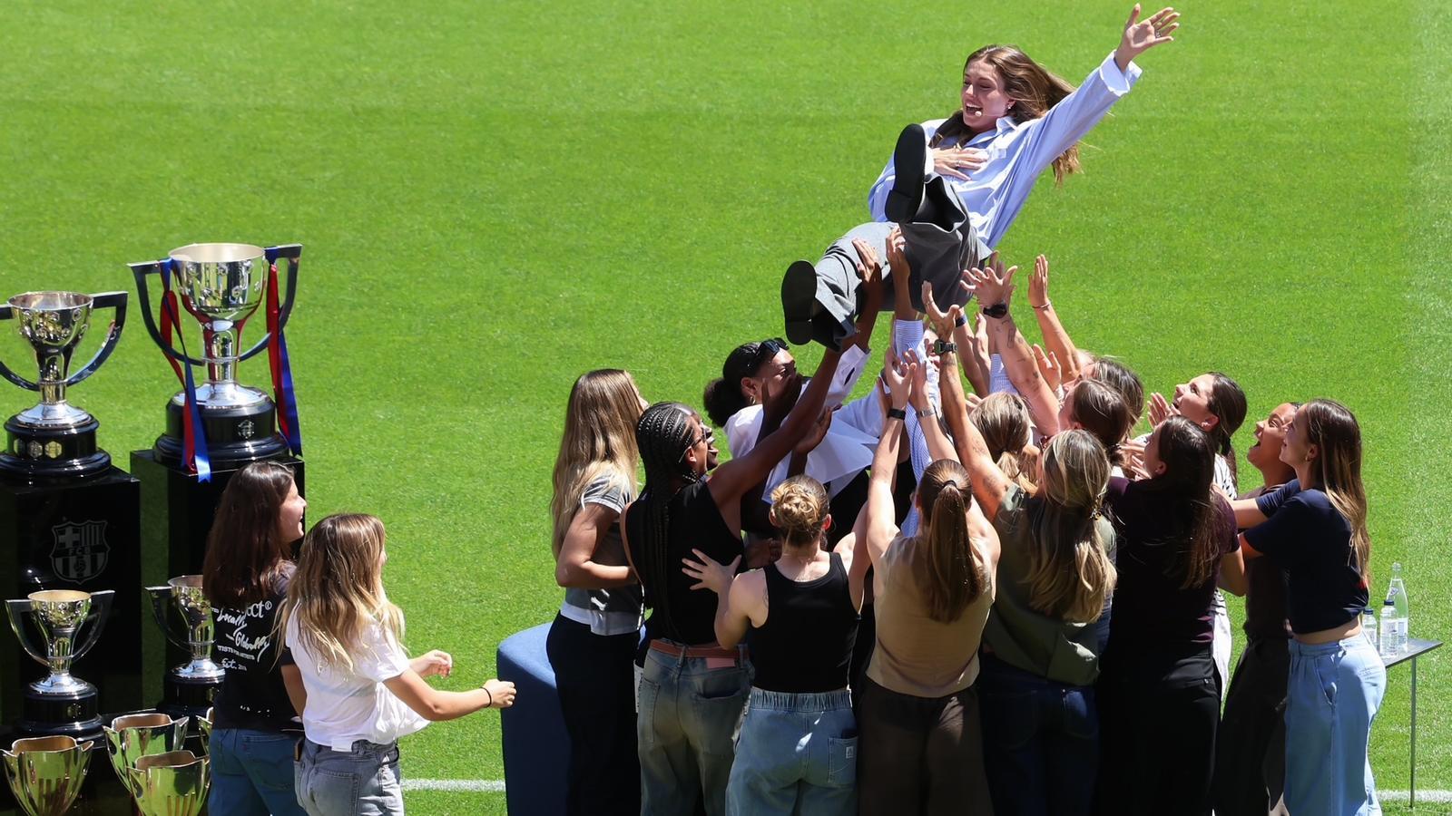 Alexia Putellas, carried on her farewell