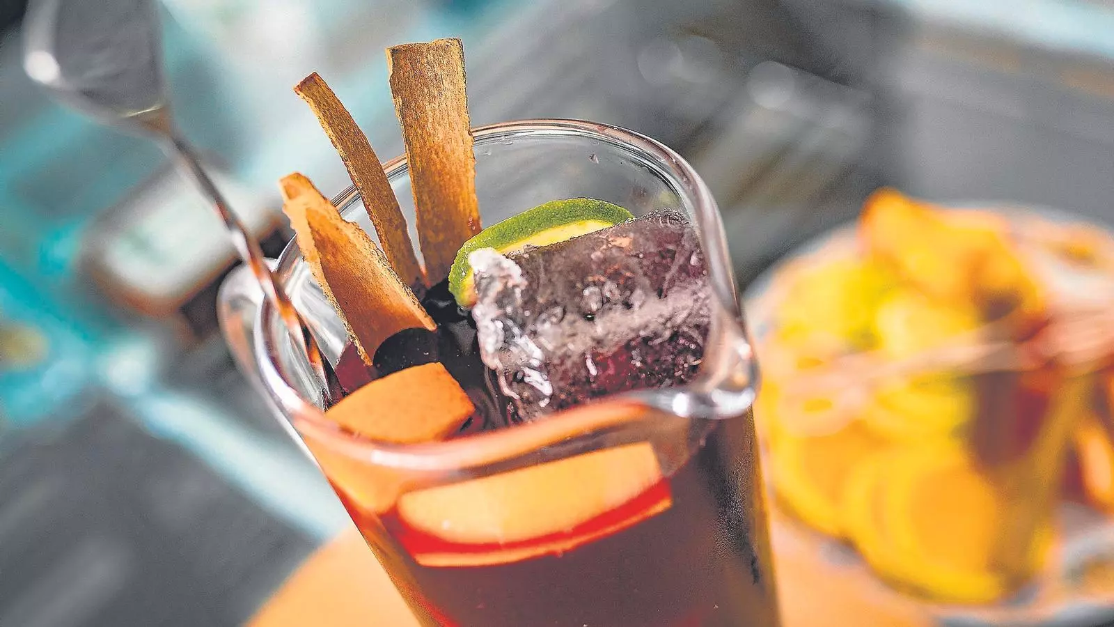 La sangria pot ser un acompanyament deliciós per a una àgape estiuenca.