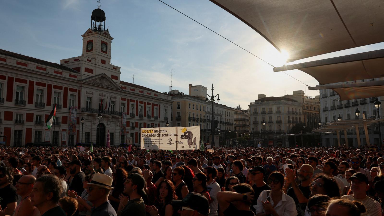 Image of the demonstration in Madrid against the eviction of Maricarmen Abascal