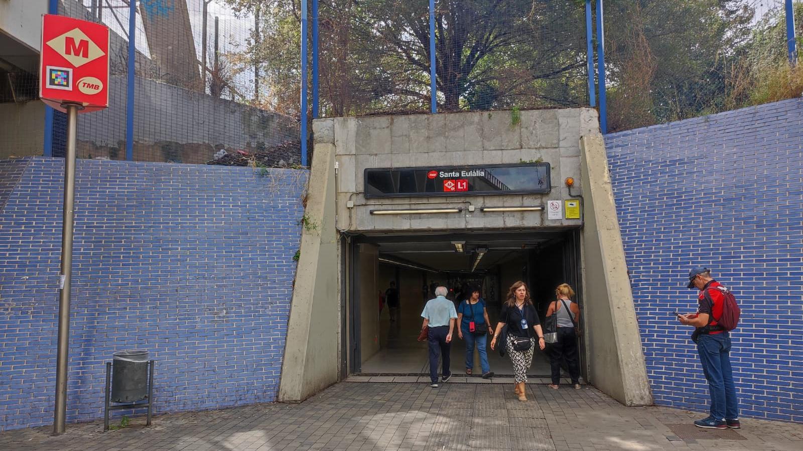 The Santa Eulalia metro stop, the place where the victims were allegedly found.