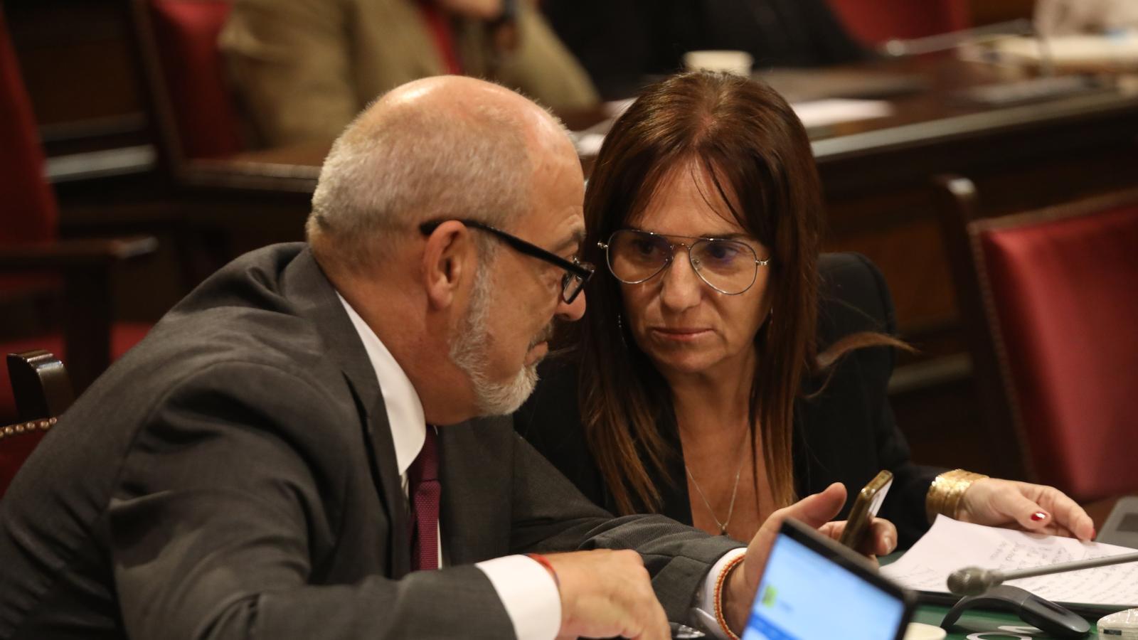 Sergio Rodríguez y Manuela Cañadas, en el Parlament en una imagen de archivo.