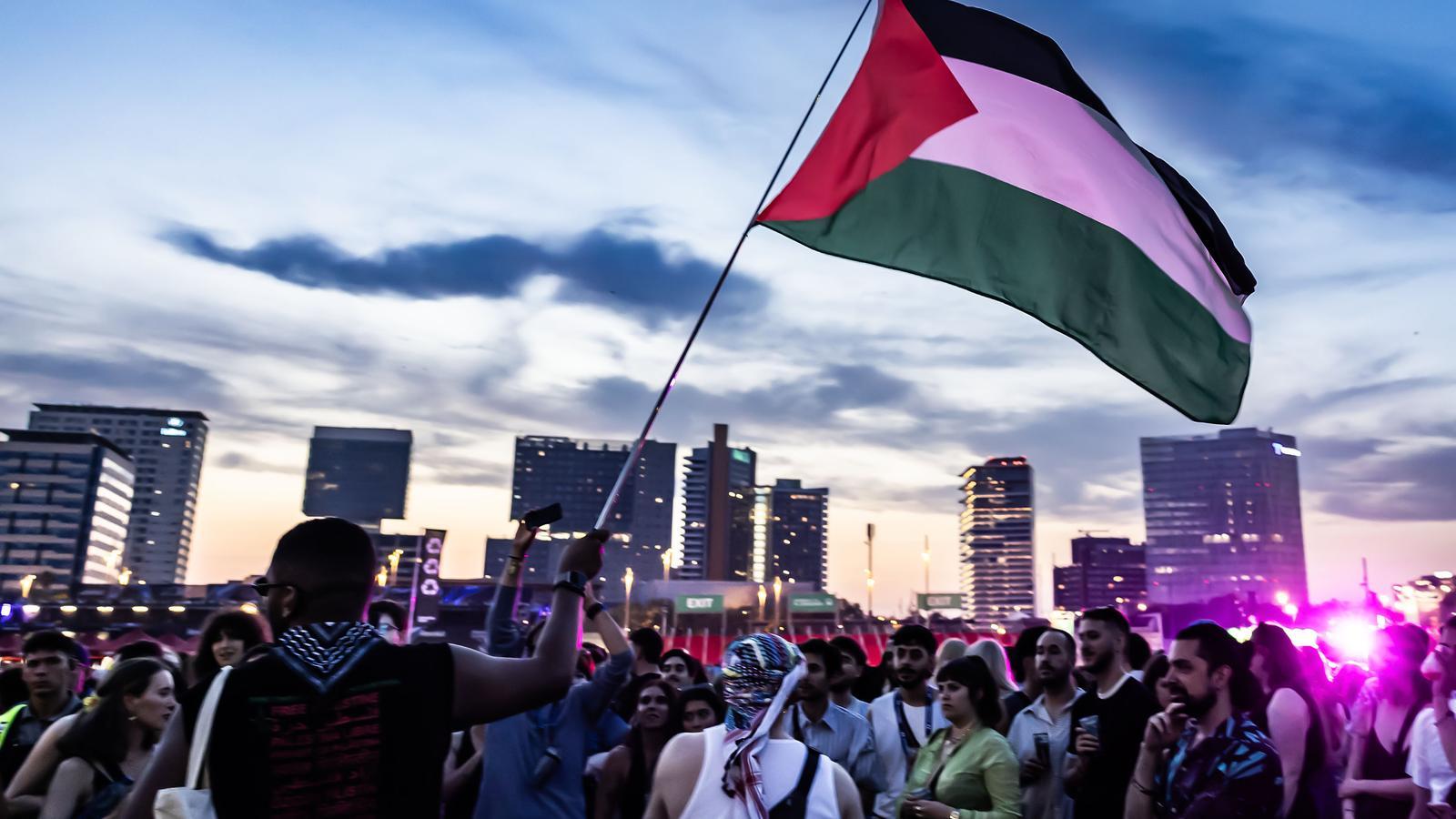 A Palestinian flag among the audience at Primavera Sound 2025.