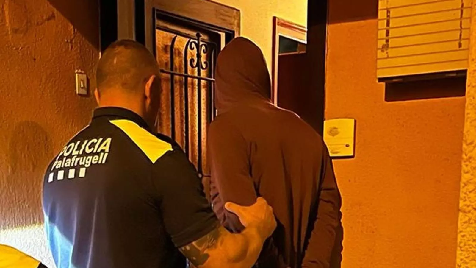 Macroperatiu antidroga a Palafrugell amb més de 100 policies i 17 detinguts