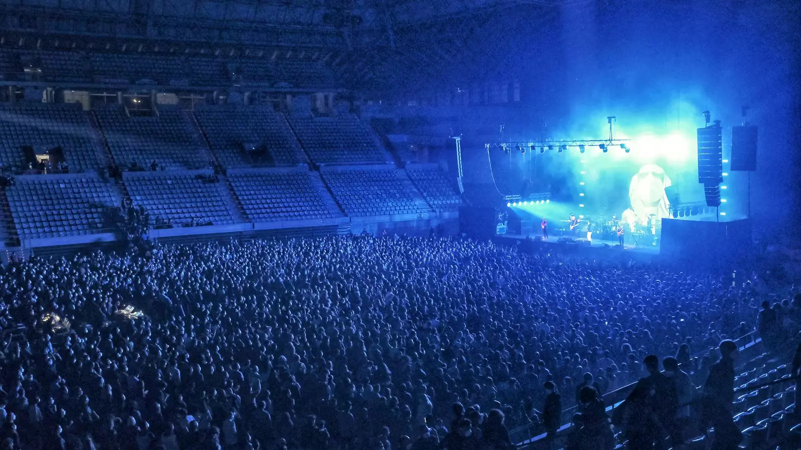 El Palau Sant Jordi durant el concert de Love of Lesbian.