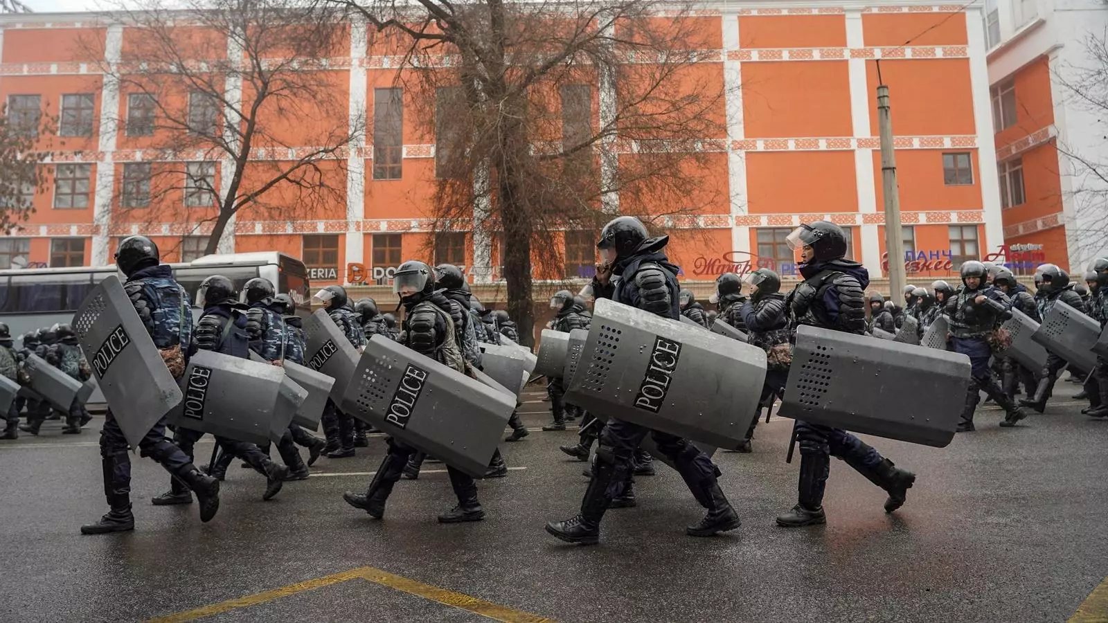 Protestes contra l'encariment del cost de la vida al Kazakhstan.