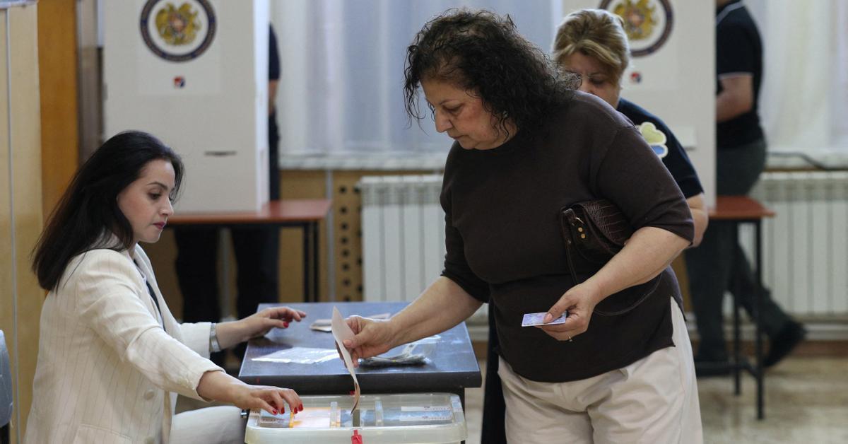 Armènia manté el rumb cap a Occident amb l’àmplia victòria d