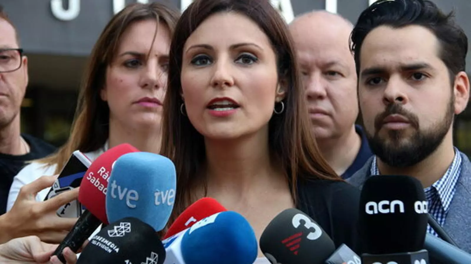 La líder de Cs a Catalunya, Lorena Roldán, en una atenció als mitjans a Sabadell