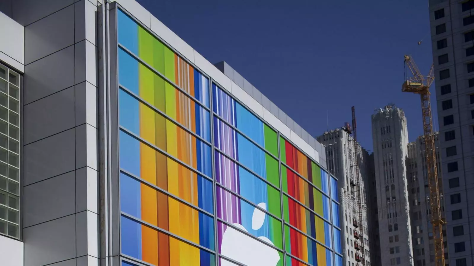Apple ha presentat al Centre Yerba Buena de San Francisco, els EUA, la sisena generació d'iPhone.
