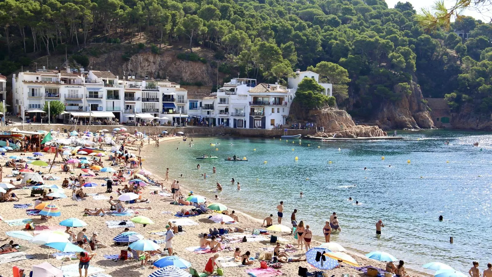 Les platges s'ompliran en una setmana de calor extrema.