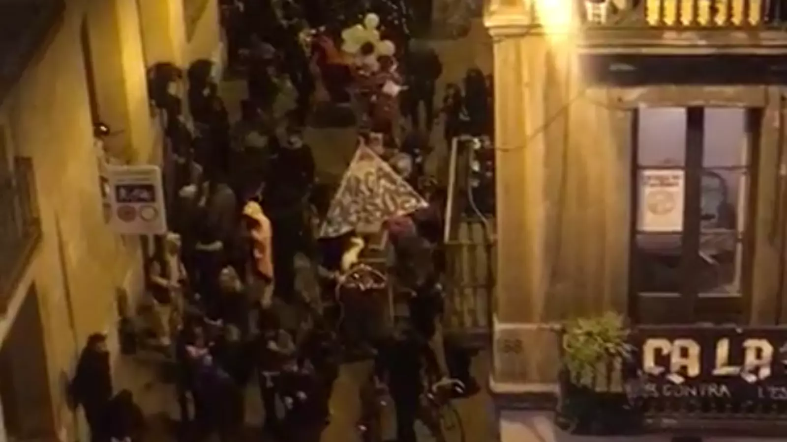 La manifestació okupa