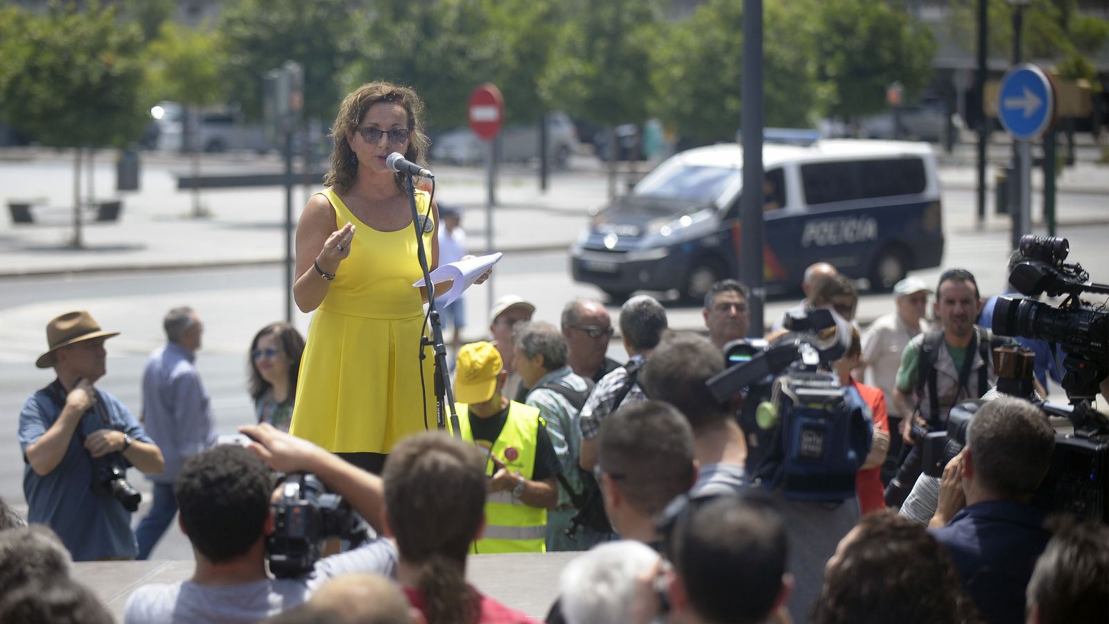 La expresidenta de la Asociación de Víctimas del Accidente de Metro del 3 de Julio del 2006 Rosa Garrote en un acto de recuerdo del accidente en una imagen de archivo.