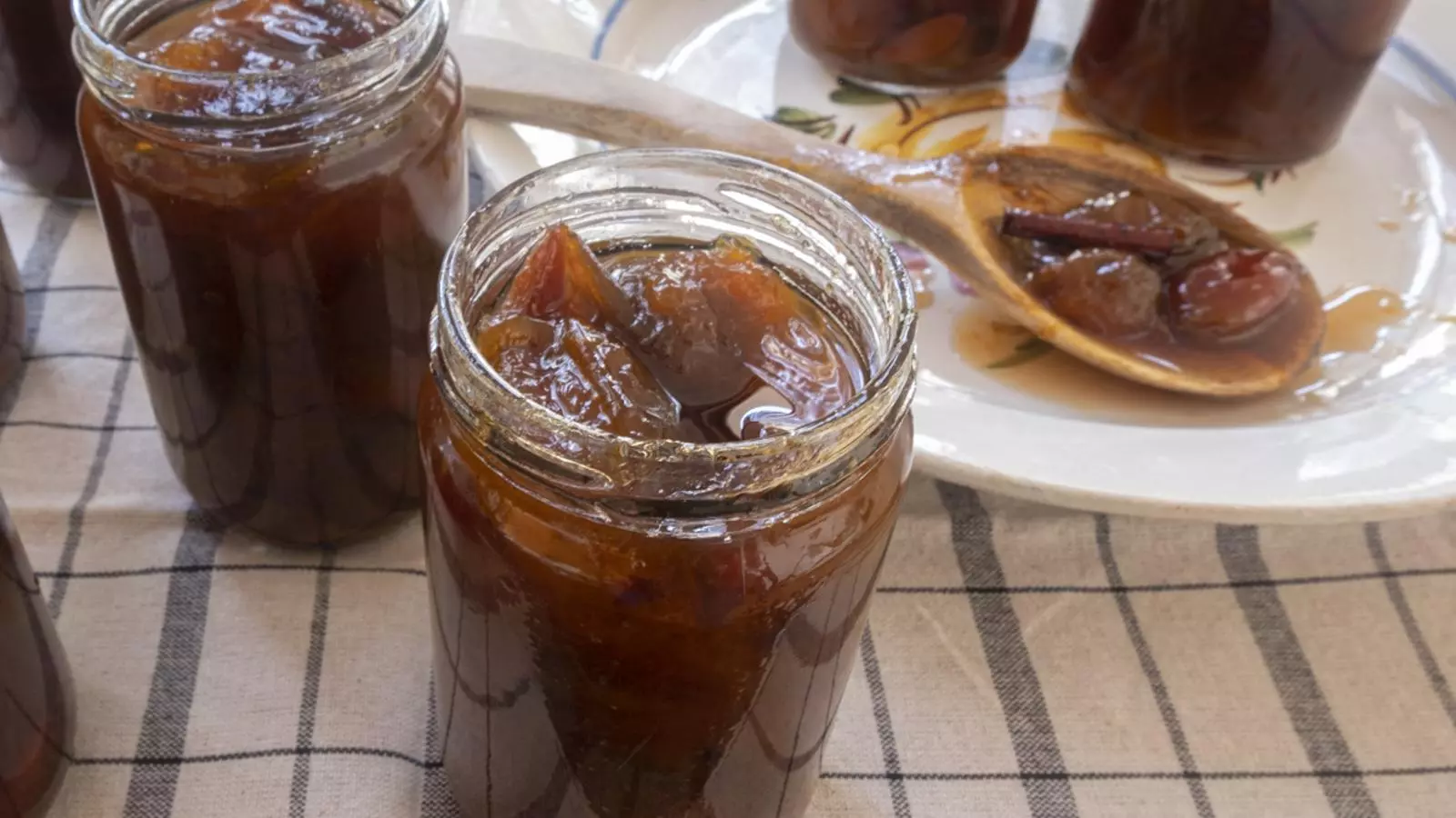Confitura de prunes de frare llarg.