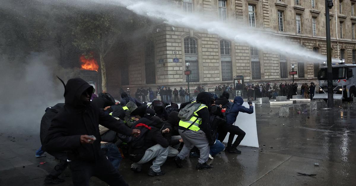 France hit by renewed protests over fuel prices