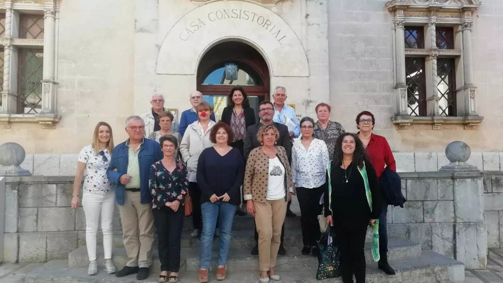 Els representants de les entitats i de l'Ajuntament, després de la signatura del conveni.