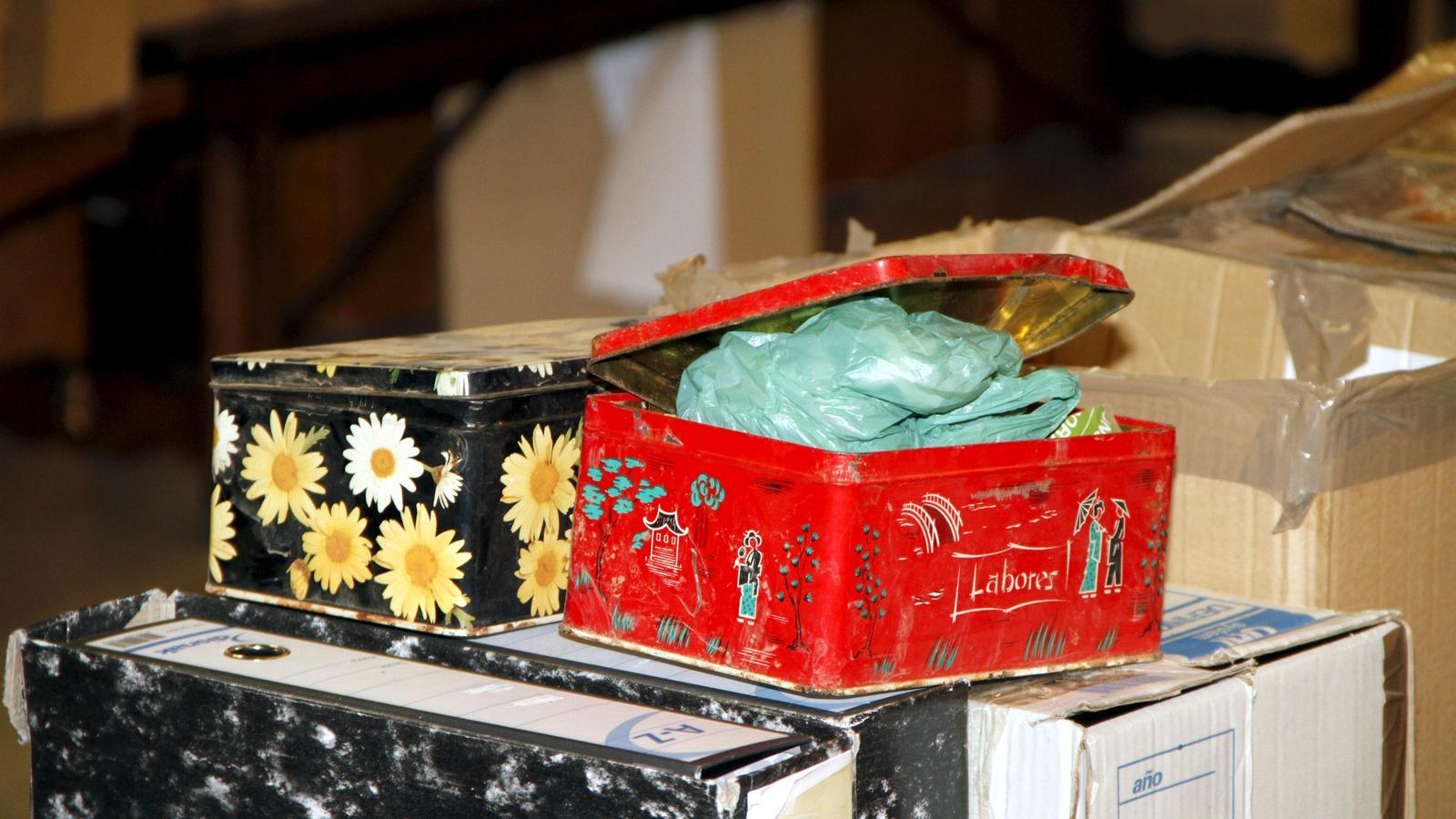 Les capses on es guardaven els doblers del Cas Scala