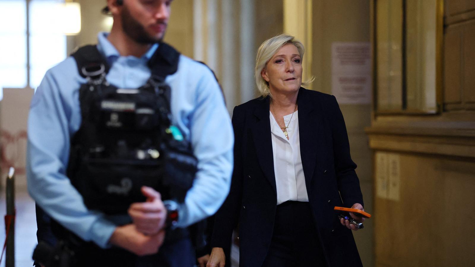 Marine Le Pen, en una audiència l'últim dia del seu judici d'apel·lació, a París.