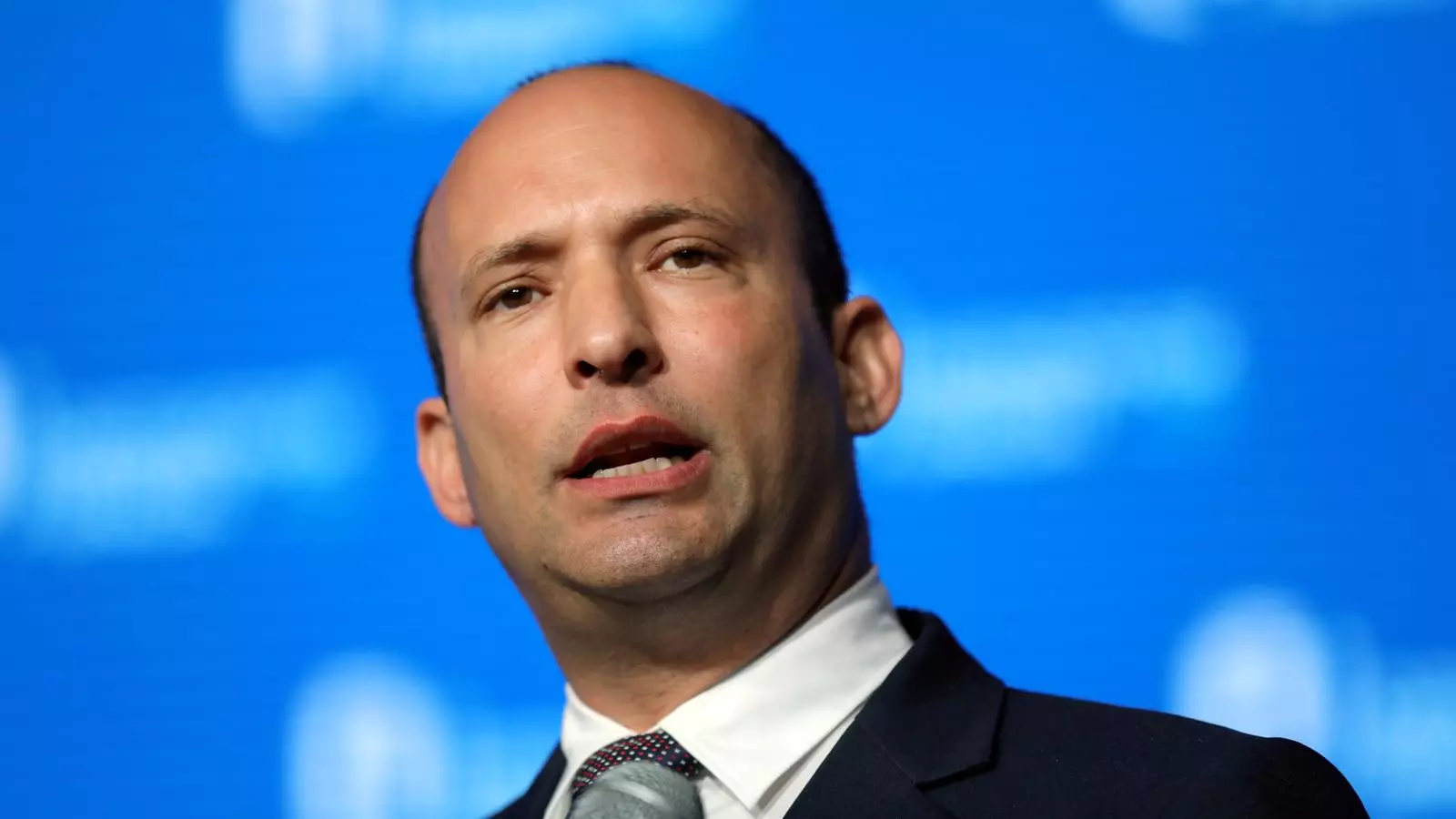 Naftali Bennett ha acceptat l'oferta de Yair Lapid i serà el pròxim primer ministre israelià si obté prou suport al Parlament
