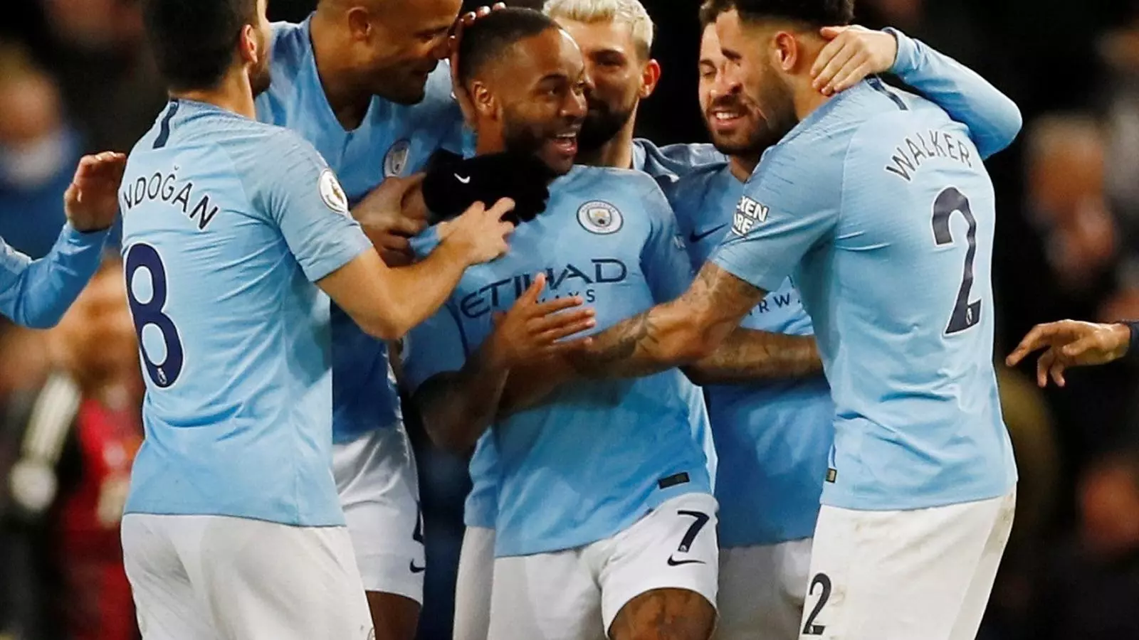 Raheem Sterling, autor d'un hat-trick amb el Manchester City, sent felicitat pels seus companys