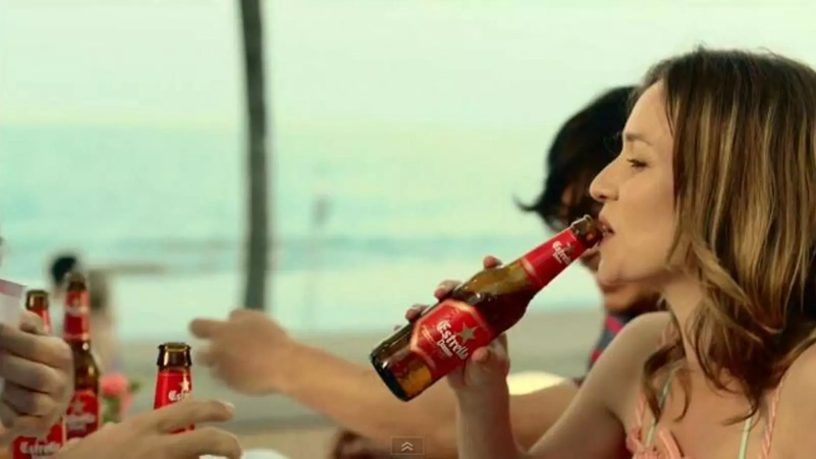Fotograma d'un anunci d'Estrella Damm.