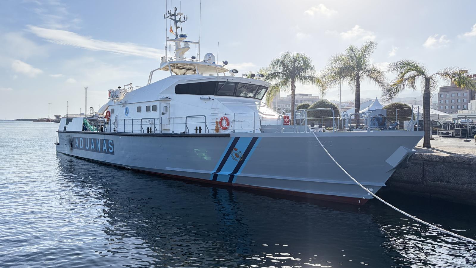 Customs vessel
