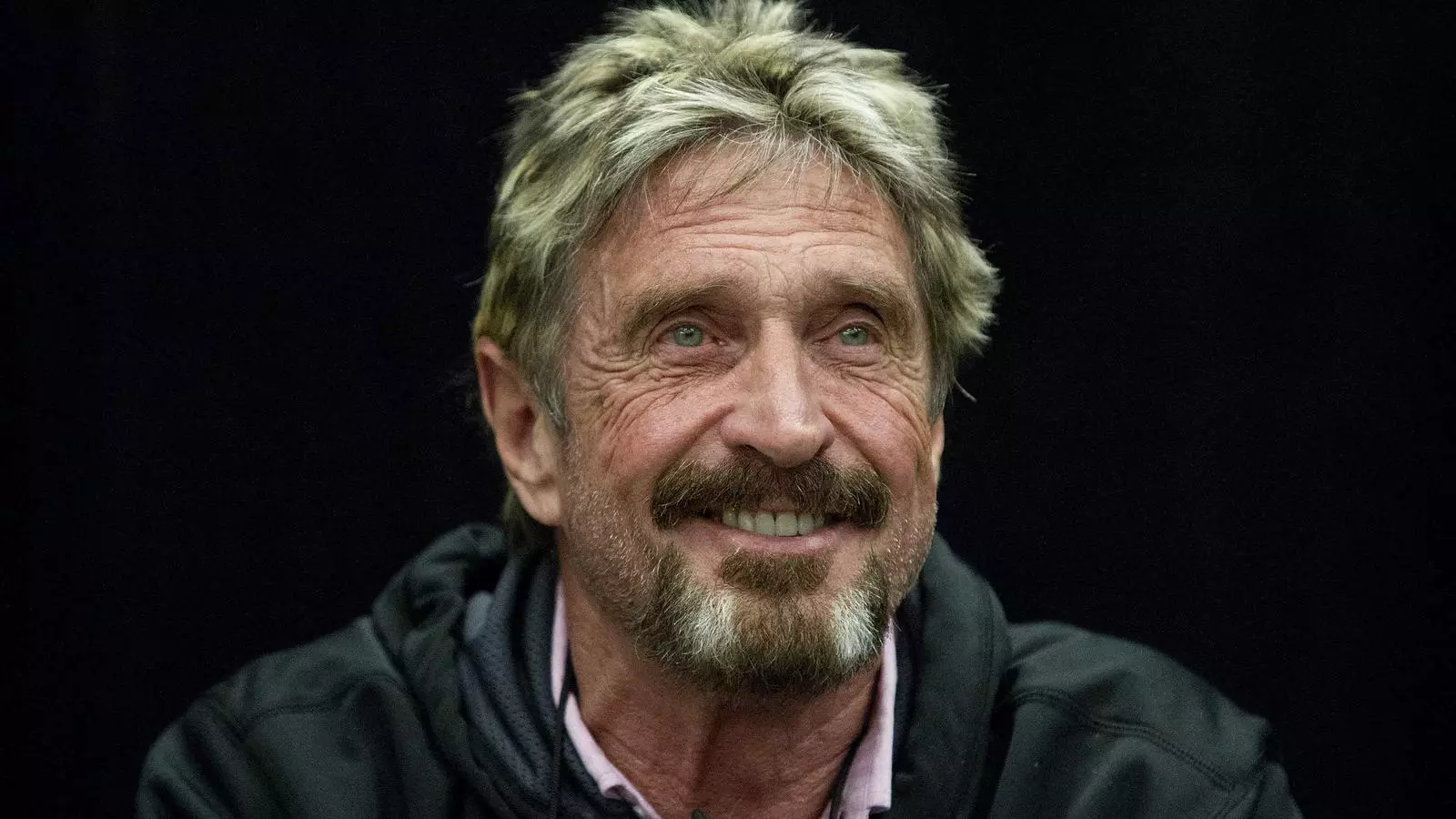 John McAfee va morir a la presó de Brians mentre esperava per ser extradit als EUA