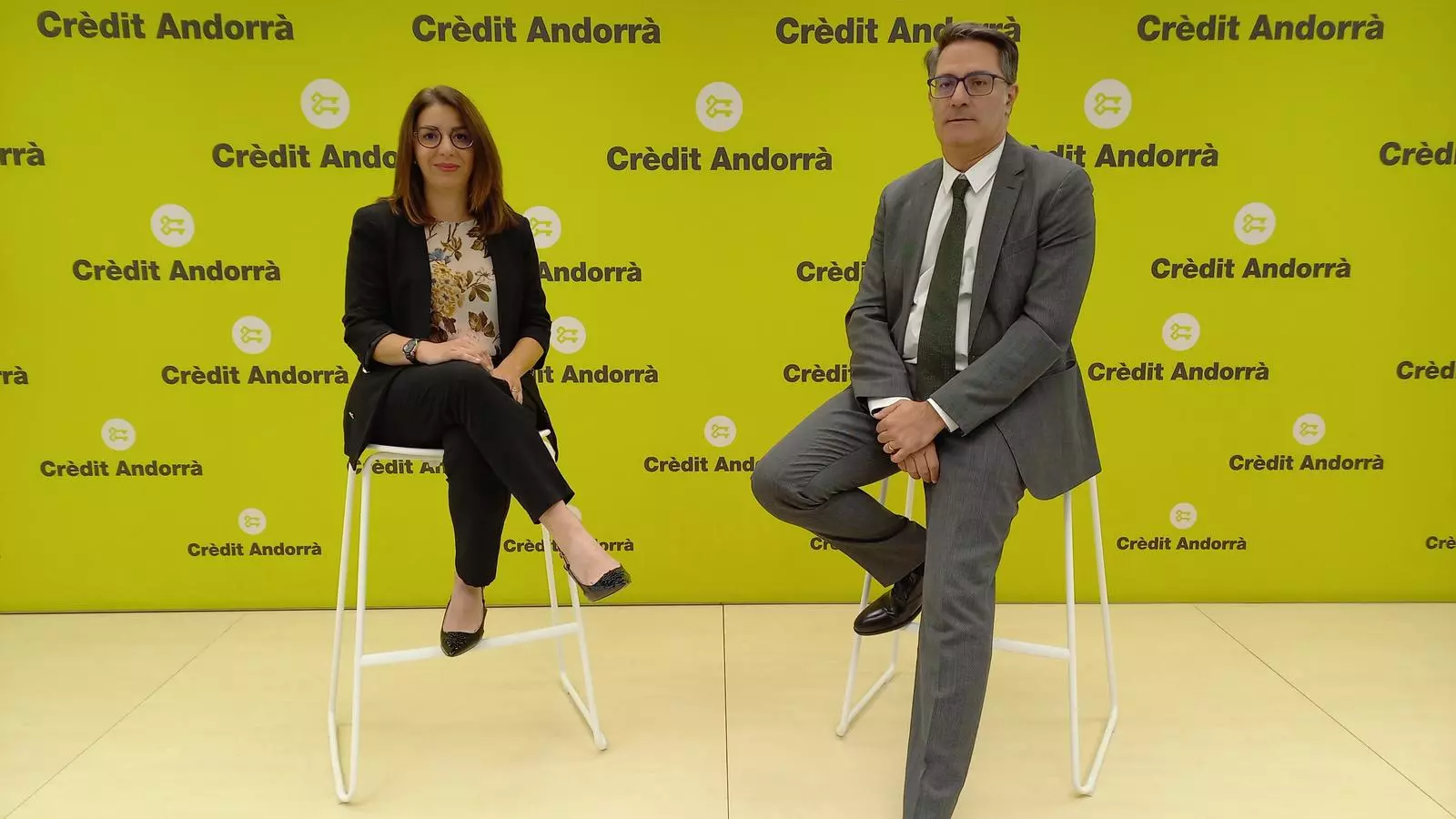 La directora de Banca Personal del banc, Pilar Montel i el director de Gestió d’Actius, Ignacio Fonseca.