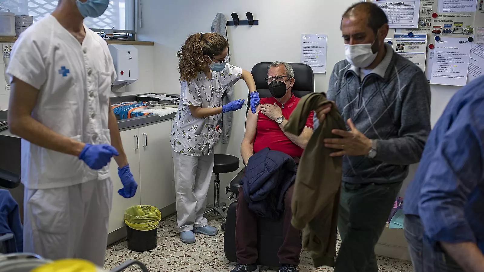 La vacunació en un CAP de Barcelona.
