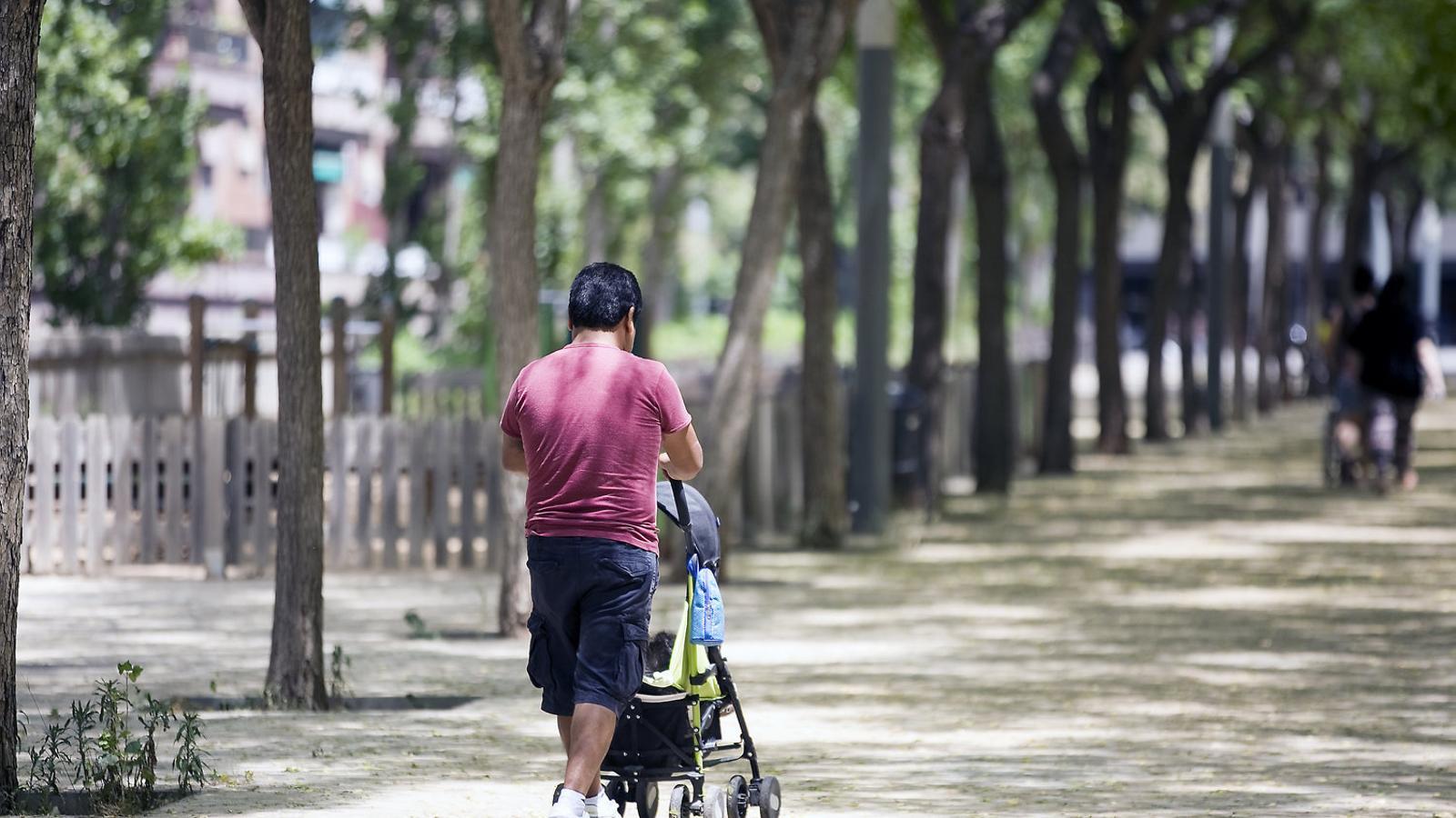 Currently men have four weeks of mandatory paternity leave.