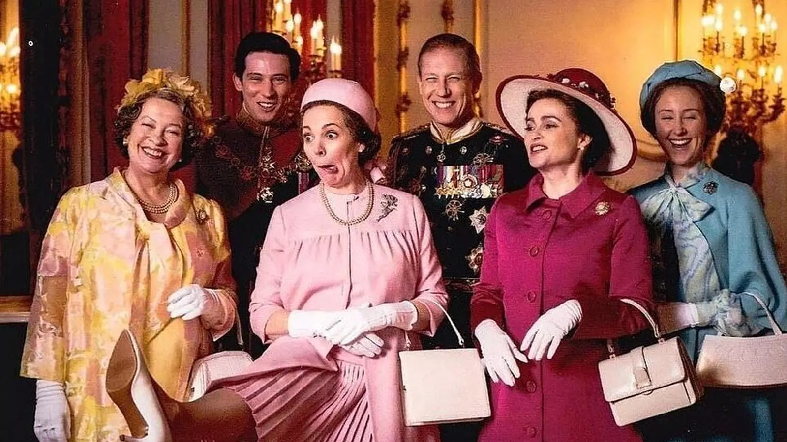 Part principal del repartiment de la quarta temporada de 'The Crown' en una imatge de fora de la sèrie