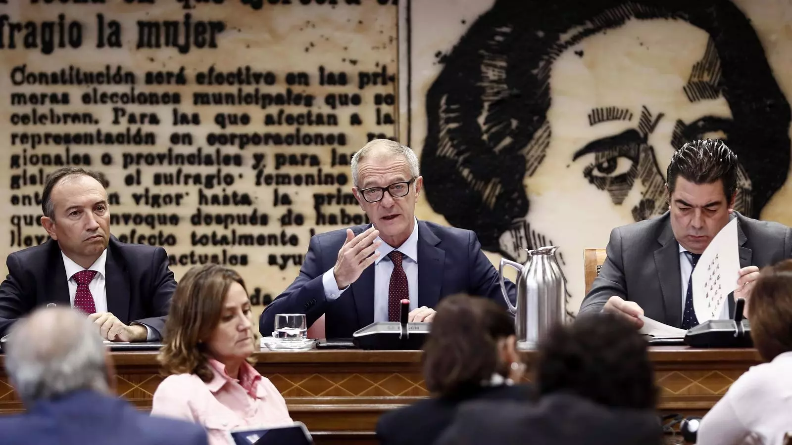 D'esquerra a dreta, Laureano León González, senador extremeny, Jose Guirao, i Alberto Gutiérrez, president de la comissió