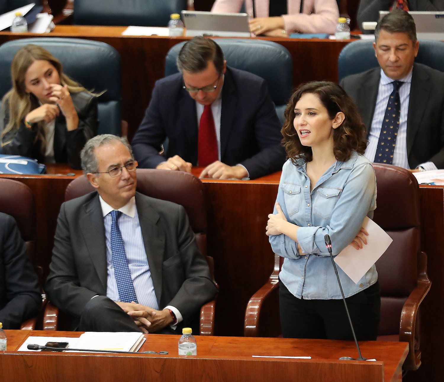 Isabel Díaz Ayuso ahir intervenint a l’Assemblea de la Comunitat de Madrid.