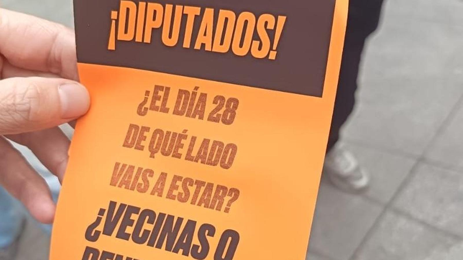 Octaveta thrown from the Congress tribune by two activists from the Tenants Union