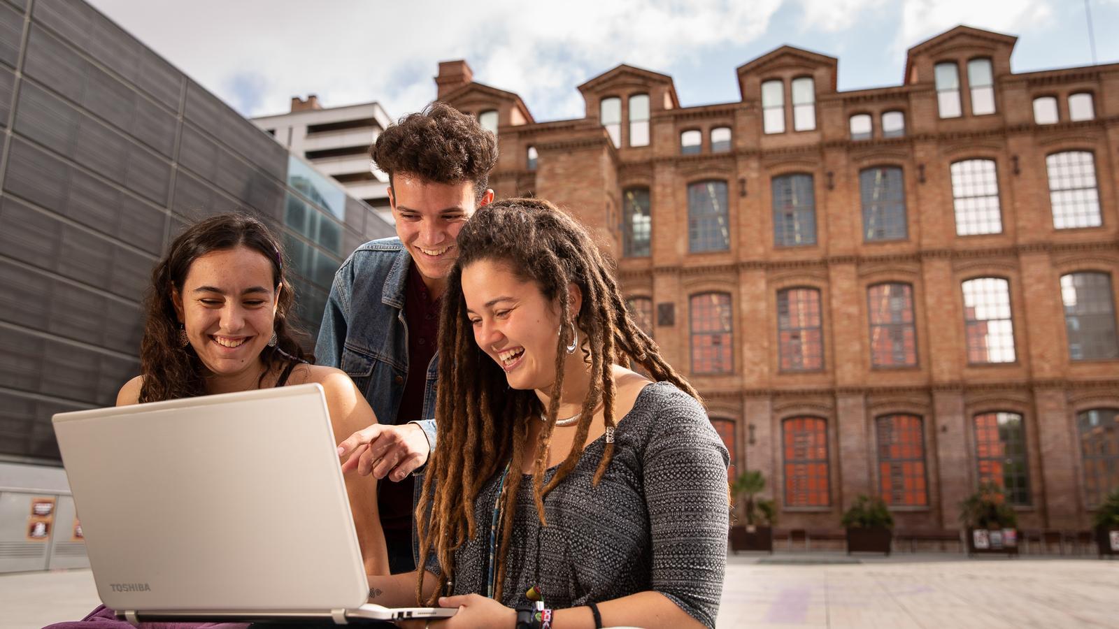 Estudiants de la UPF al campus de Ciutadella