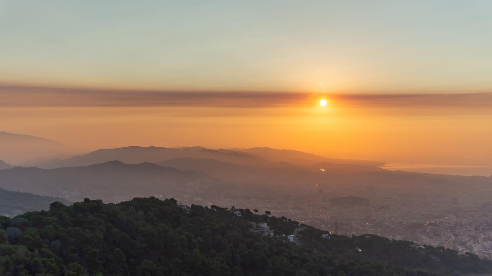 The smoke from the Aragon fire, visible from the Fabra Observatory in Barcelona