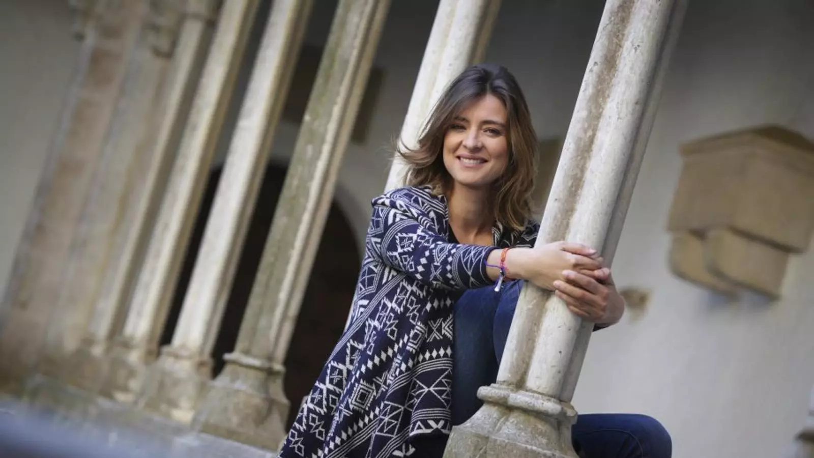 Sandra Barneda viatja a l’Empordà amb un llibre sobre el passat i la feminitat