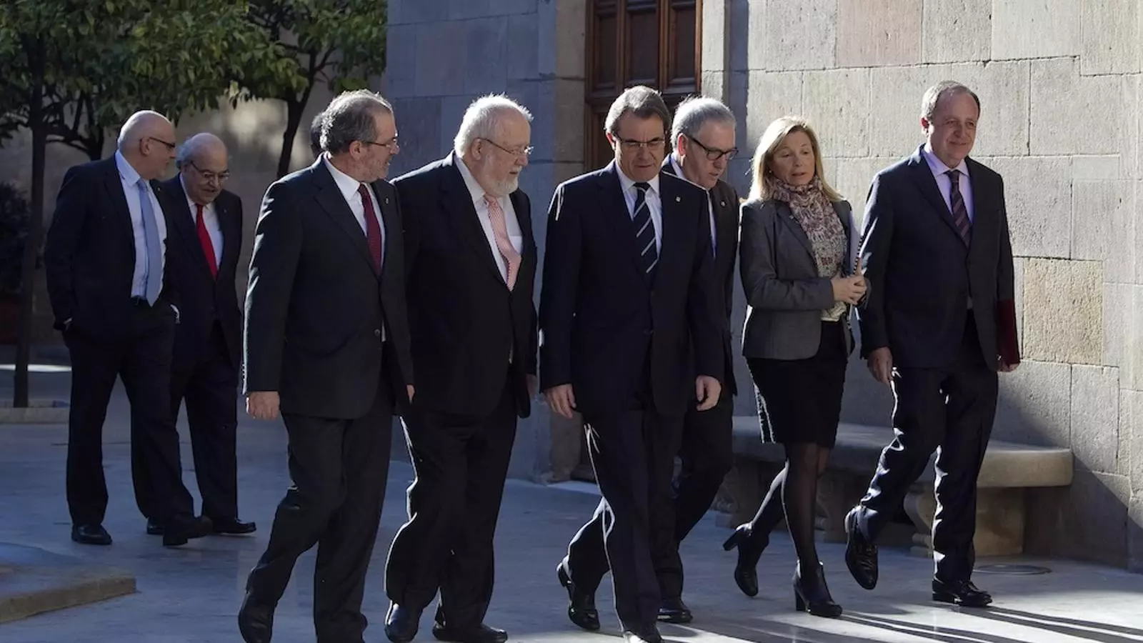 Mas, acompanyat de la vicepresidenta i els presidents de les diputacions, en la presentació de Tributs de Catalunya / PERE TORDERA