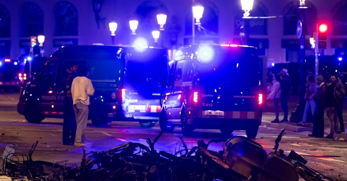 Barcelona arrests 130 people including 74 minors after disturbances